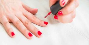 The semi-permanent varnish for natural and careful nails