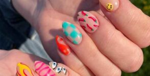 Mismatched manicure: Discover the Mix and Match trend